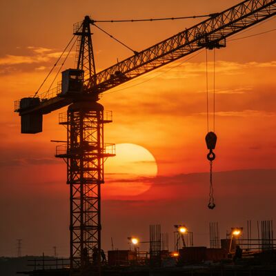 ट्रॉलीइंग गति 0 से 50 मीटर/मिनट टावर क्रेन भार क्षमता 10T और चढ़ाई गति 0.5 मीटर/मिनट सामग्री आंदोलन के लिए डिज़ाइन किया गया